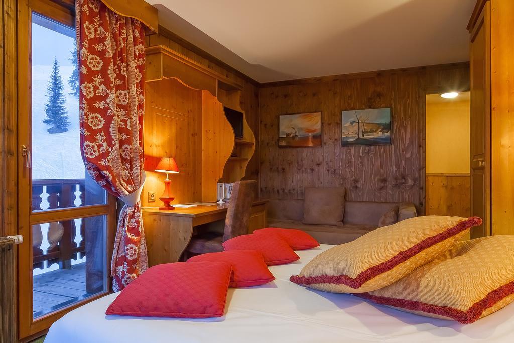Hotel Les Balcons Village La Plagne Exterior photo